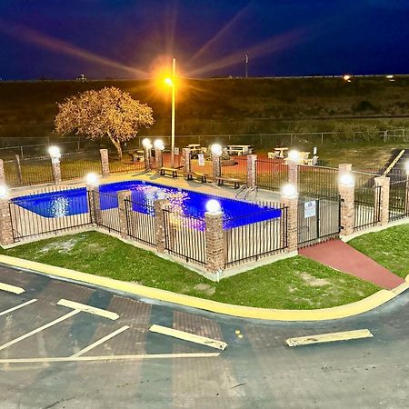 The Country Corner Inn Devine 외부 사진